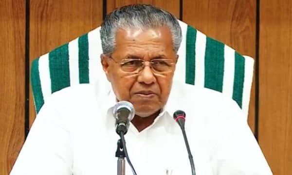 മുഖ്യമന്ത്രി മാത്രം മാറാത്തത് എന്തു കൊണ്ട്?; വിമര്‍ശനം സ്വാഭാവികമെന്ന് പിണറായി 