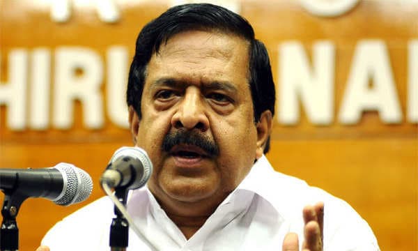 ഫോണില്‍ പിണറായി  സര്‍ക്കാരിന് ആശംസകള്‍ നേര്‍ന്നു ; സത്യപ്രതിജ്ഞയ്ക്ക് വരാത്തത് ബഹിഷ്ക്കരണമല്ല, കോവിഡ് പേടിച്ചെന്ന് രമേശ്