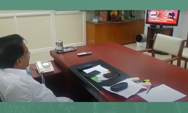 സത്യപ്രതിജ്ഞ വെര്‍ച്വല്‍ ആയി കണ്ട് രമേശ് ചെന്നിത്തല