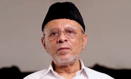 എല്ലാ സഹായങ്ങളും ഉറപ്പ് നല്‍കും ; വി ഡി സതീശന് പിന്തുണയുമായി പാണക്കാട് ശിഹാബ് തങ്ങള്‍