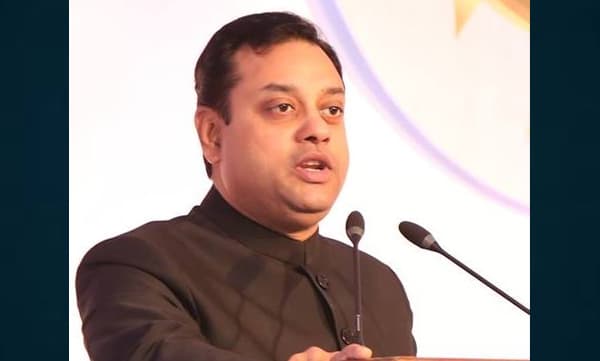 കോണ്‍ഗ്രസിനെതിരെ വ്യാജ ടൂള്‍കിറ്റ് ആരോപണം ; സാംപിത് പാത്രയ്ക്ക് സമന്‍സ്