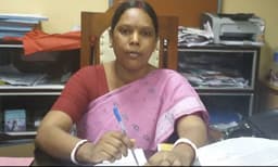 തെറ്റുപറ്റി.. ത്രിണമുലിലേക്ക് തിരികെ സ്വീകരിക്കണമെന്ന് അഭ്യര്‍ത്ഥിച്ച് ബിജെപിയിലെ സരള മുര്‍മുവും!