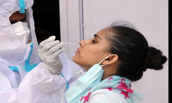 കോവിഡ് വ്യാപനത്തിന് മുന്‍പ് വുഹാനിലെ ഗവേഷകര്‍ ചികിത്സ തേടിയതായി റിപ്പോര്‍ട്ട് 