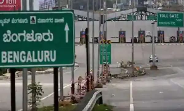 ലോക്ഡൗണ്‍ ലംഘനം ; അനാവശ്യമായി നിരത്തിലിറങ്ങിയ രണ്ടായിരത്തിലധികം വാഹനങ്ങള്‍ പോലീസ് പിടിച്ചെടുത്തു