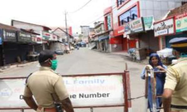 ഇളവുകൾ മുതലാക്കി ആളുകൾ പുറത്ത് ; പാലായിൽ നഗരത്തിൽ കടകളിൽ തിരക്ക് 