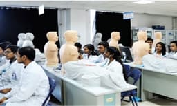 പഠനം പാതിവഴിയിൽ ; ചൈനയിൽ പഠിക്കുന്ന ഇന്ത്യൻ മെഡി. വിദ്യാർഥികൾ ആശങ്കയിൽ