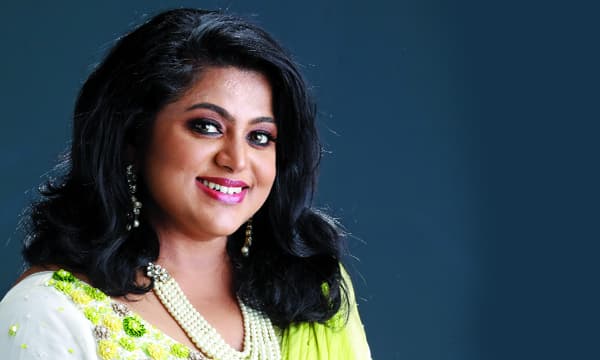 സ്ട്രഗിള്‍ ചെയ്തുതന്നെയാണ് ഓരോന്നും നേടിയെടുത്തത്- വീണ നായര്‍