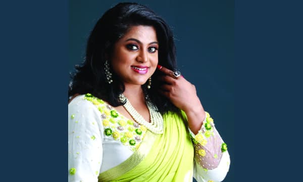 സ്ട്രഗിള്‍ ചെയ്തുതന്നെയാണ് ഓരോന്നും നേടിയെടുത്തത്- വീണ നായര്‍