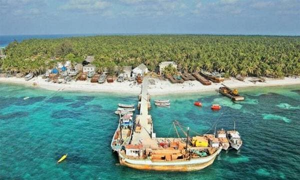 ലക്ഷദ്വീപിലേക്ക് യാത്രാനുമതി നൽകണം; അഡ്മിനിസ്ട്രേറ്റർക്ക് കത്തയച്ച് കേരളത്തിൽ നിന്നുള്ള എംപിമാർ 