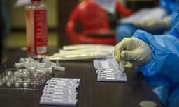 സംസ്ഥാനത്തെ കോവിഡ് 19 സാമ്പിള്‍ പരിശോധനകളുടെ എണ്ണം രണ്ട് കോടി കഴിഞ്ഞു; ലാബ് ജീവനക്കാർക്ക് അഭിനന്ദനമറിയിച്ച് ആരോഗ്യമന്ത്രി 