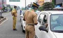 സംസ്ഥാനത്ത് ഇന്ന് മുതല്‍ ബുധനാഴ്ച വരെ കര്‍ശന ഇടപെടല്‍  ;  തലസ്ഥാനത്ത് ട്രിപ്പില്‍ ലോക്ഡൗണിന് സമാനമായ നിയന്ത്രണം