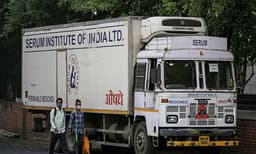 സിറം ഇന്‍സ്റ്റിറ്റിയുട്ടില്‍ നിന്നുള്ള കയറ്റുമതി നിലച്ചു; പ്രതിസന്ധിയിലായത് മൂന്നാംലോക രാജ്യങ്ങള്‍