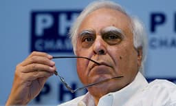 'അതിന് ഞാന്‍ മരിക്കണം'..: ബിജെപിയിലേക്ക് മാറുമോയെന്ന ചോദ്യത്തിന് കപില്‍ സിബല്‍ 