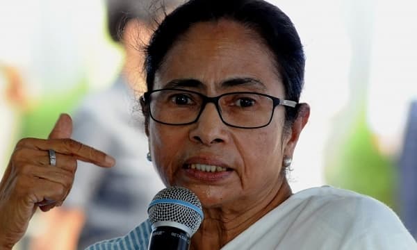 പണത്തിന് വേണ്ടി തൃണമൂലിനെ ഒറ്റിയവരെല്ലാം തിരിച്ചുവരാമെന്ന് ഓര്‍ക്കേണ്ട ; ബിജെപിയിലേക്ക് പോയ വഞ്ചകര്‍ക്ക് മമതയുടെ മുന്നറിയിപ്പ്