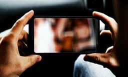 സമൂഹമാധ്യമങ്ങൾ വഴി വിഡിയോ കോള്‍; നഗ്നത പ്രദര്‍ശിപ്പിച്ച് കോള്‍ റെക്കോര്‍ഡ് ചെയ്ത്  പണം തട്ടും 