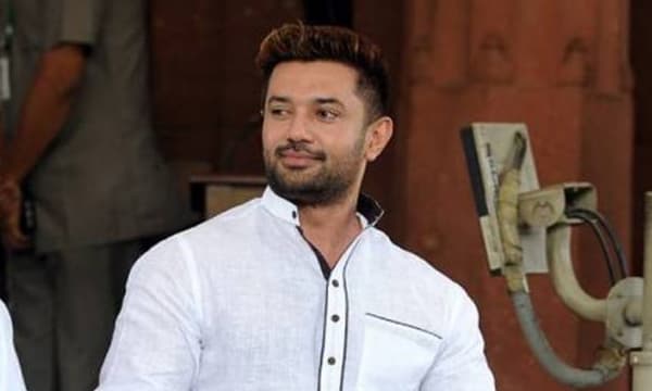 ഒരു വര്‍ഷത്തിനുള്ളില്‍ നിതീഷ് പണി കൊടുത്തു ; ബീഹാറില്‍ ആറില്‍ അഞ്ച് എംപിമാരും പോയി ; ചിരാഗ് പസ്വാന്‍ പാര്‍ട്ടിയില്‍ ഒറ്റപ്പെട്ടു