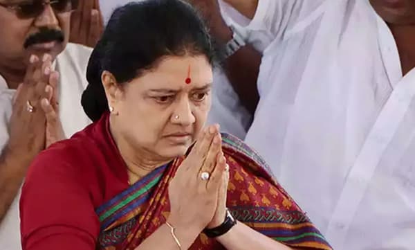 ശശികലയുമായി സംസാരിക്കുന്നവരെ പാര്‍ട്ടിയില്‍ നിന്ന് പുറത്താക്കും : എഐഡിഎംകെ