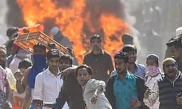  പ്രതിഷേധിക്കാനുള്ള അവകാശം ഭരണഘടന നല്‍കുന്നത് ; കേന്ദ്രത്തോട് ഡല്‍ഹി ഹൈക്കോടതി ; ഡല്‍ഹി കലാപക്കേസില്‍ മൂന്ന് പേര്‍ക്ക് ജാമ്യം