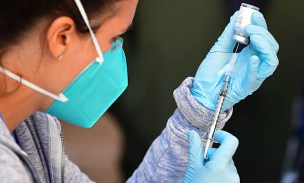 വാക്സിനെടുക്കാന്‍ മുന്‍കൂട്ടിയുള്ള രജിസ്‌ട്രേഷന്‍ നിര്‍ബന്ധമില്ല ;  വാക്ക് ഇന്‍ രജിസ്‌ട്രേഷന്‍ പദ്ധതിയുമായി കേന്ദ്രസര്‍ക്കാര്‍