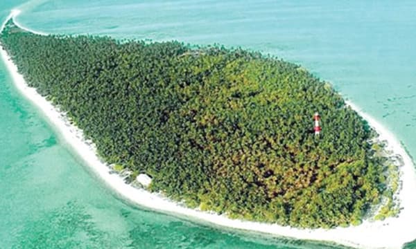 ദ്വീപില്‍ എത്താന്‍ 23 ലക്ഷം മുടക്കി സ്വകാര്യ വിമാനം ; പ്രഫുല്‍ പട്ടേലിനെതിരേ ധൂര്‍ത്ത് ആരോപണവും ; സമരപരമ്പര തീര്‍ക്കാന്‍ ദ്വീപ്ജനത