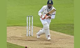 കോഹ്‌ലിക്ക് പിന്നാലെ രഹാനയും മടങ്ങി, ഏഴ് വിക്കറ്റ് വീണു: ഇന്ത്യയെ 'കാക്കാന്‍' ജഡേജ ഒരറ്റത്ത്!