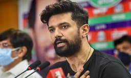 അമ്മാവനും സഹോദരനും ഒരു വശത്ത്, മറുവശത്ത് താനും കൂട്ടരും ; എല്‍ജെപിയില്‍ നടക്കുന്നത് മഹാഭാരത യുദ്ധമെന്ന് ചിരാഗ് പസ്വാന്‍