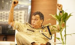 ബൈ... ബൈ... ബെഹ്‌റ... വിരമിക്കുന്നത് സ്വന്തമായി വീ​​ടോ കാ​റോ ഇല്ലാ​തെ , ഐ.പി.എസിലേയ്ക്ക് തള്ളിവിട്ടത് സുഹൃത്തിന്റെ ഫോണ്‍ കോള്‍; സംഭവബഹുലം ബെഹ്‌റക്കാലം 