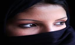 മതം മാറിയത് സ്വന്തം ഇഷ്ടപ്രകാരം, ആരും നിര്‍ബ്ബന്ധിച്ചിട്ടല്ലെന്ന് മുസ്ലീമായ സിഖുകാരി ; വീട്ടുകാരില്‍ നിന്നും സംരക്ഷണം വേണമെന്ന് കോടതിയില്‍