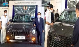 ഇന്ത്യയില്‍ ഒരു കോടി തികച്ച് ഹ്യുണ്ടായി; സ്റ്റാലിന്റെ കയ്യൊപ്പോടെ വാഹനം പുറത്തിറക്കി  