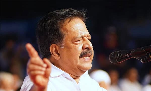 ഇരട്ട വോട്ട് വിവാദം: വോട്ടര്‍ പട്ടിക ചോര്‍ത്തിയെന്ന പരാതിയില്‍ ക്രൈംബ്രാഞ്ച് കേസ്; അന്വേഷണം വ്യാജവോട്ട് ചേര്‍ത്തവര്‍ക്കെതിരെയും വേണമെന്ന് ചെന്നിത്തല