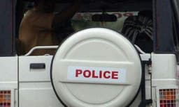 മാസ്ക് വയ്ക്കാത്തതിന് പിഴയടയ്ക്കാൻ ആവശ്യപ്പെട്ടു ; പിന്നാലെ എസ് ഐക്ക് സ്ഥലം മാറ്റം നൽകിയെന്ന് ആരോപണം