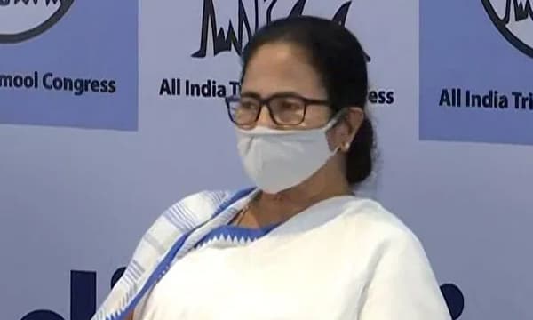 രാജ്‌നാഥ് സിംഗിനെയും സുഷമാ സ്വരാജിനെ കണ്ടിട്ടുണ്ട് ; പക്ഷേ ഇത് സംസ്‌ക്കാരവും മര്യാദയും മാന്യതയുമില്ലാത്ത ബിജെപിയെന്ന് മമത