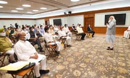 43 'പുതിയ മന്ത്രിമാരുമായി' 'മുഖം മിനുക്കാന്‍' മോഡി: സത്യപ്രതിജ്ഞ ആറു മണിക്ക് 