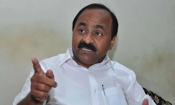 കിറ്റെക്സ് കേരളം വിടാന്‍ കാരണം സിപിഎം ; കോണ്‍ഗ്രസിന്റെ തലയില്‍ കെട്ടിവെയ്ക്കാന്‍ നോക്കേണ്ടെന്ന് വിഡി സതീശന്‍
