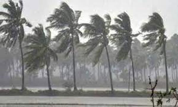 മൂന്നു ജില്ലകളിലെ കാറ്റിനും മഴയ്ക്കും കാരണം ലഘു മേഘ വിസ്‌ഫോടനം; ആറ് ജില്ലകളില്‍ ജാഗ്രത
