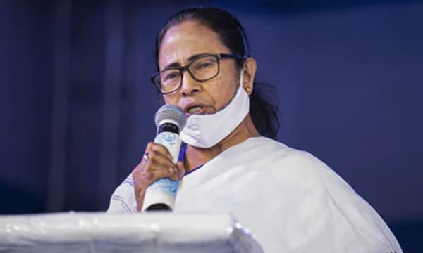 മമത തോറ്റ നന്ദിഗ്രാമില്‍ ഉപയോഗിച്ച വോട്ടിംഗ് മെഷീന്‍ പിടിച്ചുവെയ്ക്കാന്‍ കോടതി നിര്‍ദേശം ; കേസ് അടുത്തമാസം കേള്‍ക്കും