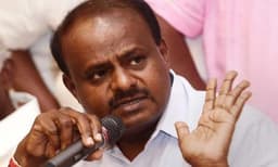 കുമാരസ്വാമിയുടേയും സിദ്ധരാമയ്യയുടേയും സെക്രട്ടറിമാരുടെ ഫോണുകള്‍ ​ചോര്‍ത്തി ; കര്‍ണാടകത്തില്‍ കോണ്‍ഗ്രസ് - ജെഡിഎസ് സര്‍ക്കാരിനെ അട്ടിമറിക്കാനും പെഗാസസ് ? 