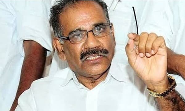 ശബ്‌ദരേഖയില്‍ കുരുങ്ങി ശശീന്ദ്രന്‍, പീഡനപരാതി ഒതുക്കാന്‍ ശ്രമം; രണ്ടാം പിണറായി സര്‍ക്കാര്‍ രണ്ടുമാസം പൂര്‍ത്തിയാക്കിയ ദിവസം മന്ത്രിക്കെതിരേ ഗുരുതര ആരോപണം 