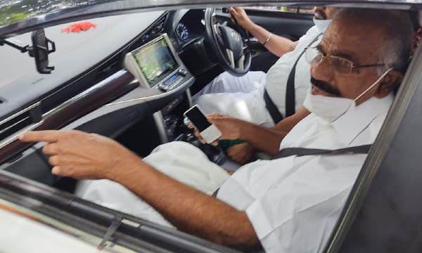 മന്ത്രിക്കെതിരായ പരാതി 'നല്ലനിലയില്‍' അവസാനിപ്പിക്കാന്‍ പോലീസ്‌; കേസെടുക്കാന്‍ തക്ക കുറ്റകൃത്യമില്ലെന്ന അനൗപചാരിക നിയമോപദേശം,  സി.സി. ടിവി ദൃശ്യങ്ങള്‍ ശേഖരിക്കും