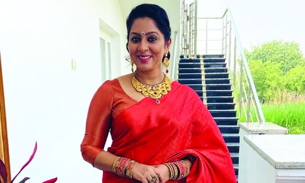 ഈ മാറ്റം തരും ആത്മവിശ്വാസം; ശ്രീയ രമേശിന്റെ മാജിക് മേക്കോവര്‍