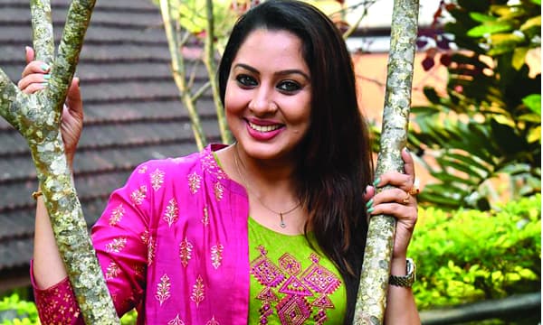 ഈ മാറ്റം തരും ആത്മവിശ്വാസം; ശ്രീയ രമേശിന്റെ മാജിക് മേക്കോവര്‍