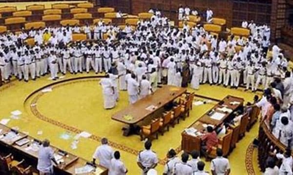 നിയമസഭയിലെ പൊതുമുതല്‍ നശിപ്പിക്കല്‍ കേസ് ;  കെ.എം. മാണിയെ തള്ളാനും വയ്യ കൊള്ളാനും വയ്യ, സിപിഎം പ്രതിസന്ധിയില്‍, കേരള കോൺഗ്രസ് (എം) ​‍ത്രിശങ്കുവില്‍