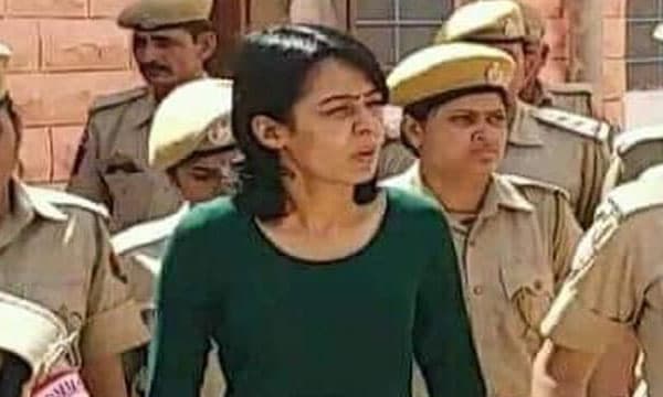 ലേഡി ഡോണിന്റെ പണി കൊള്ളയും കൊലയും തട്ടിക്കൊണ്ടുപോകലും ; ഇന്ത്യയിലെ മോസ്റ്റ് വാണ്ടഡ് ക്രിമിനല് റിവോള്വര് റാണി പിടിയില്