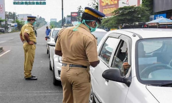 കർണാടകക്ക് പിന്നാലെ കേരളത്തിൽനിന്നുള്ളവർക്ക് ആർടിപിസിആർ സർട്ടിഫിക്കറ്റ് നിർബന്ധമാക്കി തമിഴ്നാടും 