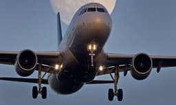 സർവീസുകൾ എണ്ണം കൂട്ടി ; പ്രതിസന്ധിയിൽ നിന്ന് കരകയറാൻ ഒരുങ്ങി ആഭ്യന്തര വിമാന സർവീസുകൾ 