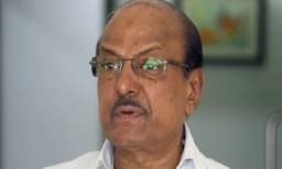 ചന്ദ്രികാ ദിനപ്പത്രത്തിന്റെ ഫണ്ട് കാര്യത്തില്‍ കുഞ്ഞാലിക്കുട്ടിയ്ക്ക് വീഴ്ച സംഭവിച്ചു ;  വിമര്‍ശനവുമായി പാണക്കാട്  തങ്ങളുടെ മകന്‍ 