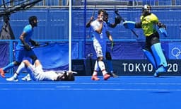 'എന്റെ ഹീറോ', ഈ മെഡല്‍ എന്റെ അച്ഛന്..: ശ്രീജേഷിന്റെ വൈകാരിക 'വീഡിയോ' ട്വീറ്റ് വൈറല്‍