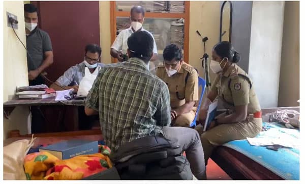 സ്ഥാനാര്‍ത്ഥിത്വവുമായി ബന്ധപ്പെട്ട കോഴ വിവാദം: സി.കെ ജാനുവിന്റെ വീട്ടില്‍ ക്രൈംബ്രാഞ്ച് റെയ്ഡ്