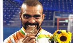 അഭിമാനതാരം പിആര്‍ ശ്രീജേഷിന് കൊച്ചിയില്‍ വന്‍ വരവേല്പ്