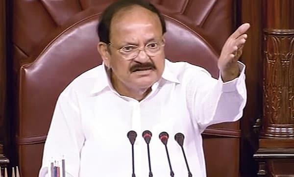 സഭാസ്തംഭനം: രാജ്യസഭയില്‍ വിതുമ്പി ഉപരാഷ്ട്രപതി; ലോക്‌സഭ അനിശ്ചിത കാലത്തേക്ക് പിരിഞ്ഞു